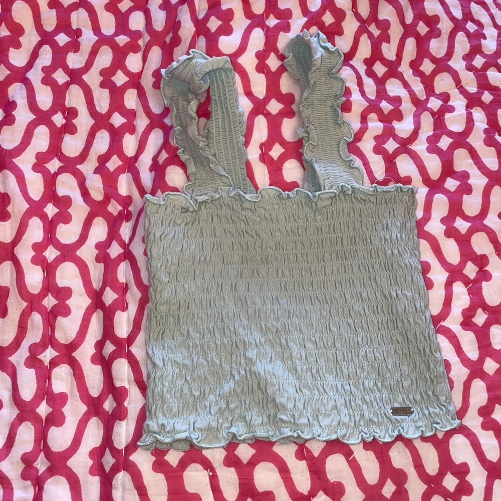 this is a trendy crop top great for summer!